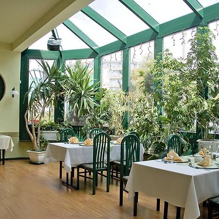 Hotel Dorrian Познан Екстериор снимка