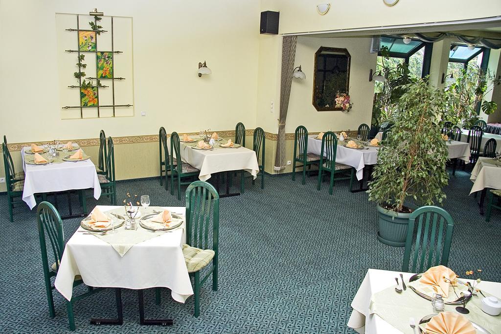 Hotel Dorrian Познан Екстериор снимка