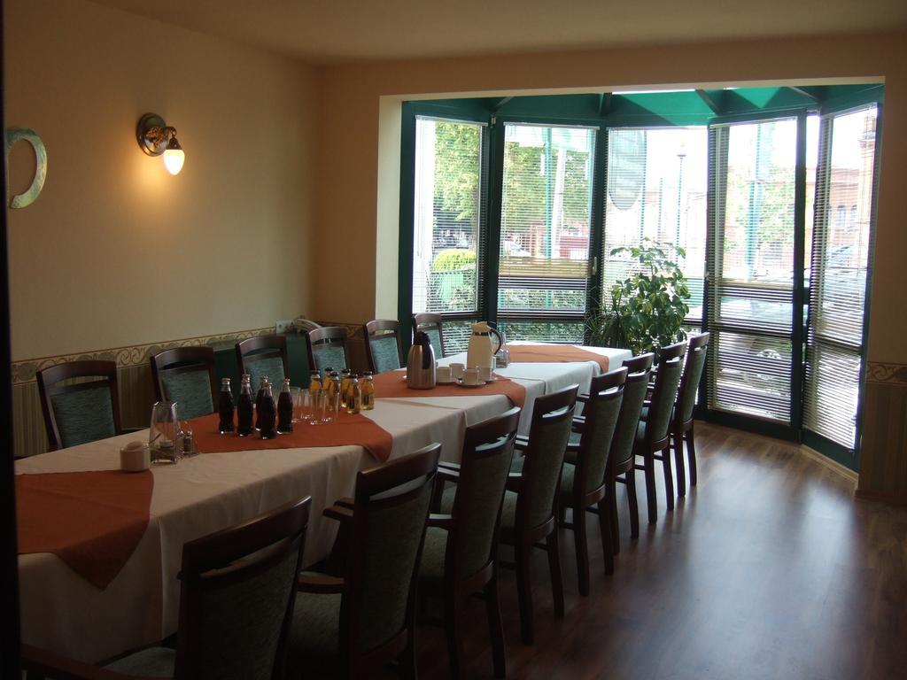 Hotel Dorrian Познан Екстериор снимка