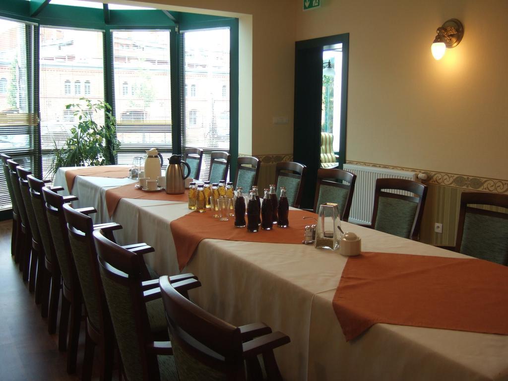 Hotel Dorrian Познан Екстериор снимка